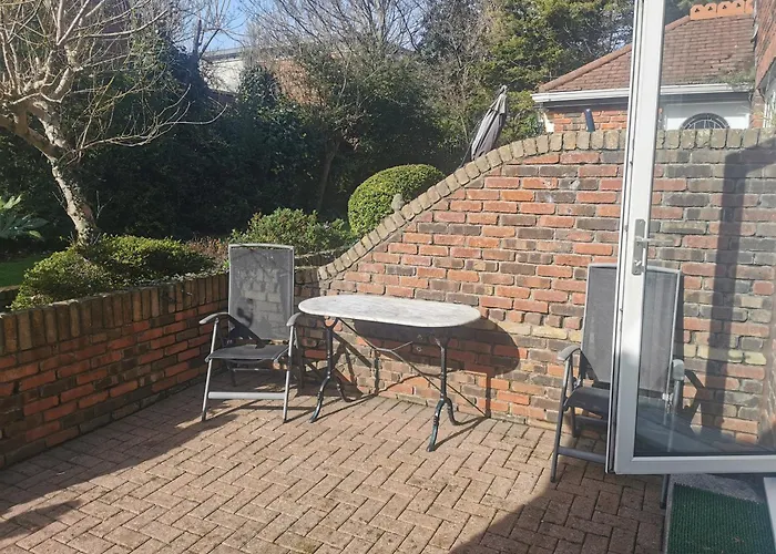 Single Room In Charming Apartment With The Terrace And The Cat In Sandymount